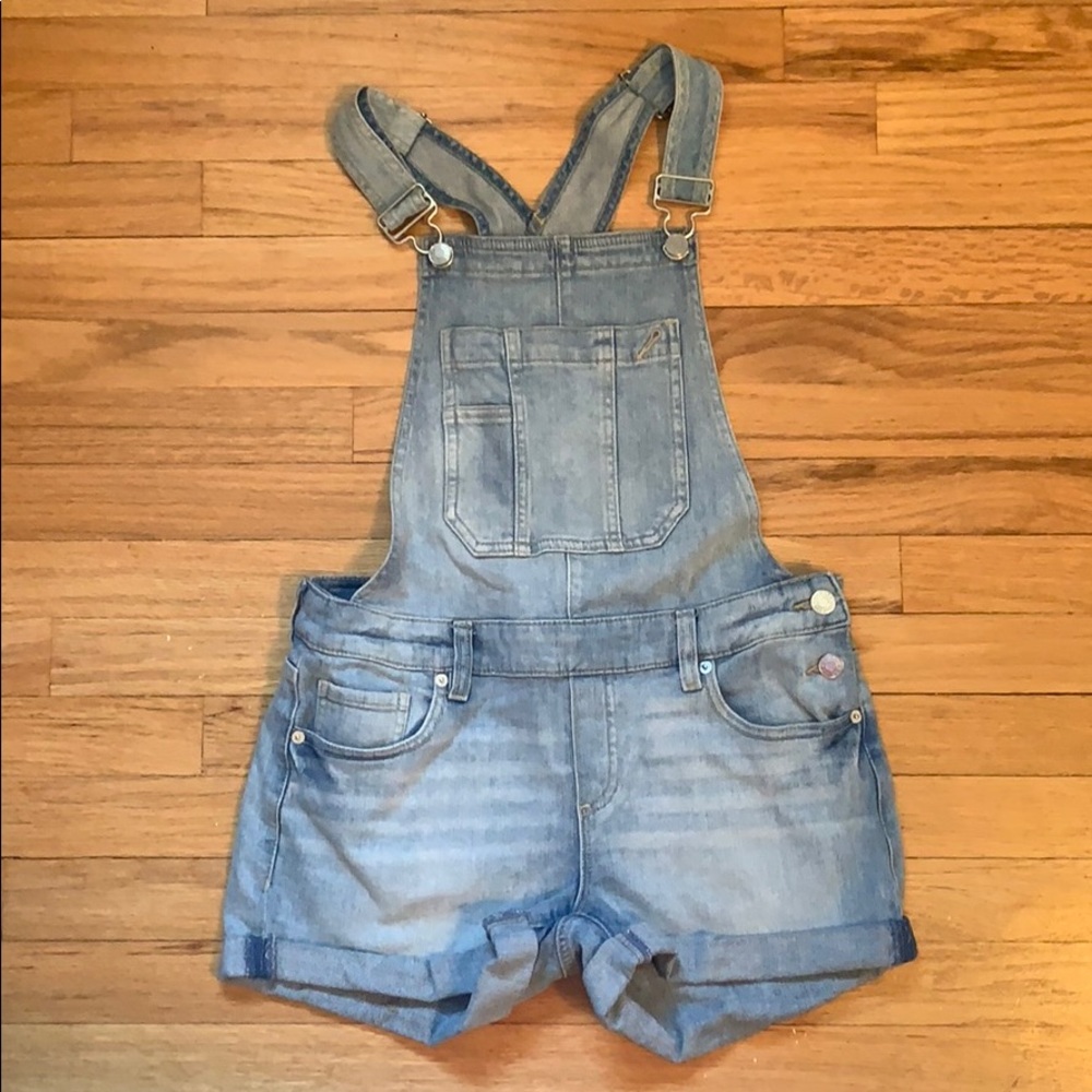 Overall shorts